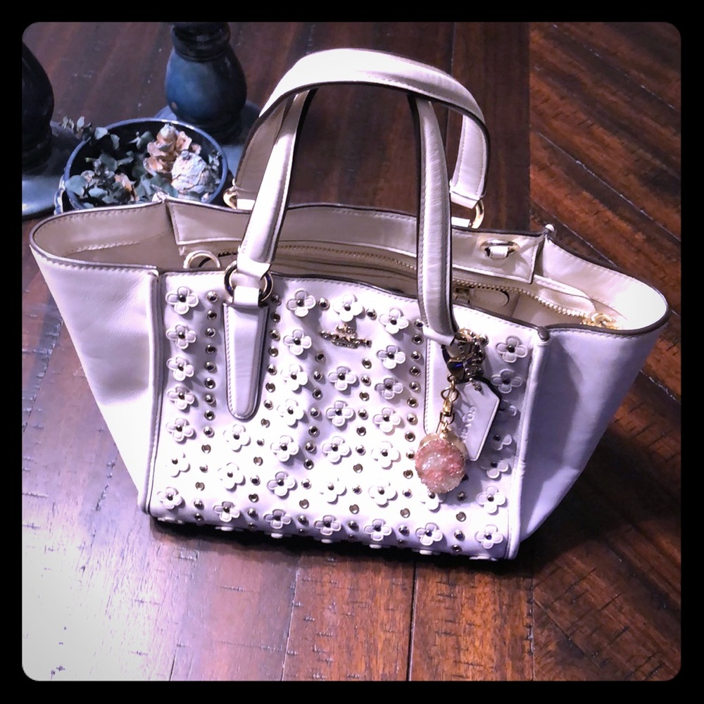 Coach tote - med size